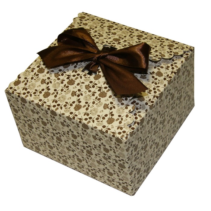 Коробка крафт из рифленого картона с бантом "Розочки" 13 х 13 х 8 см.