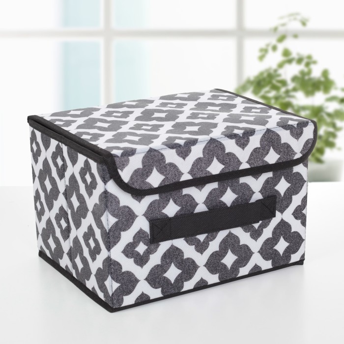 Короб для хранения «Вензель» с крышкой, цвет чёрно-белый