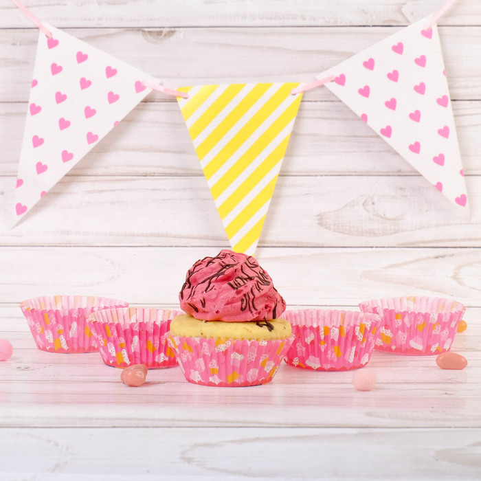 Набор для выпекания кексов "Поздравляю" Гадкий Я (набор 24 формочки)