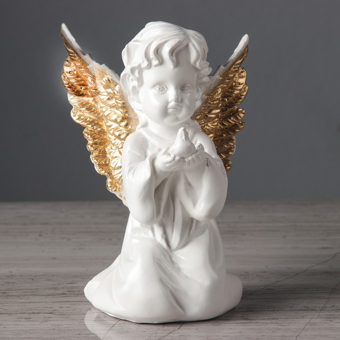 Статуэтка "Девочка с голубем" цвет золотой