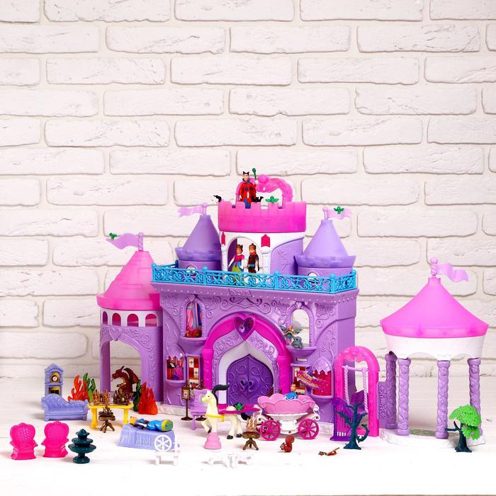 Замок для кукол "Сказочные герои" с аксессуарами, световые и звуковые эффекты