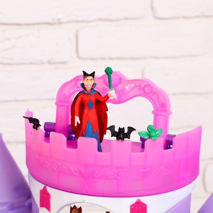 Замок для кукол "Сказочные герои" с аксессуарами, световые и звуковые эффекты