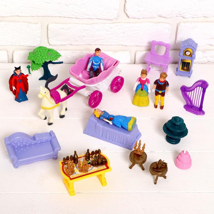 Замок для кукол "Сказочные герои" с аксессуарами, световые и звуковые эффекты