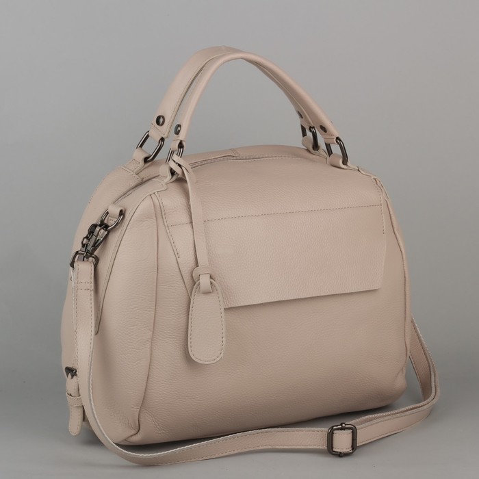 Сумка женская, отдел на молнии, 2 наружных кармана, длинный ремень, цвет бежевый