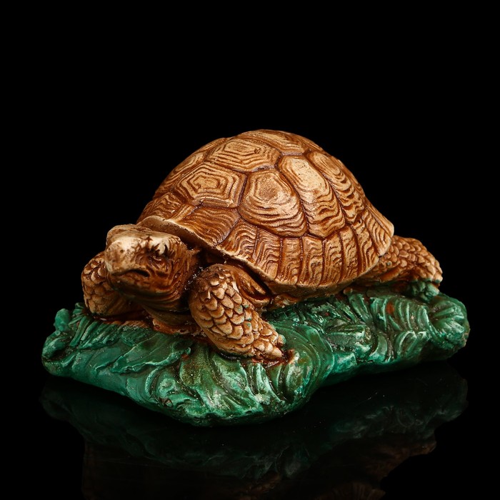 Сувенир гипс "Черепаха на траве малая" 5,5 см