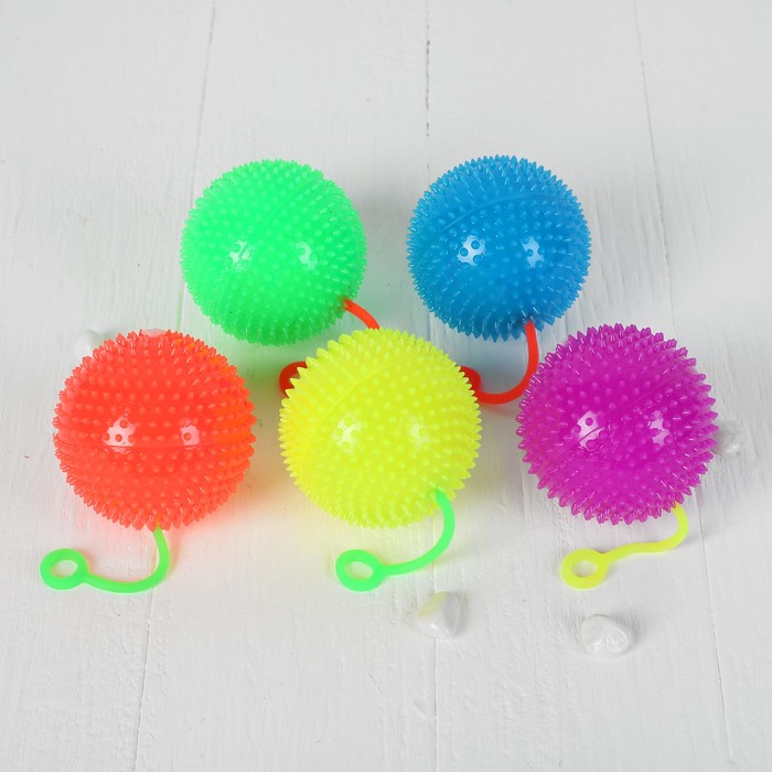 Мяч световой "Однотонный" на резинке с пищалкой, цвета МИКС