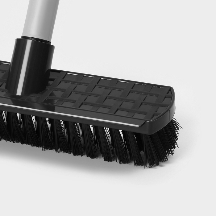 Щётка с короткой щетиной с черенком