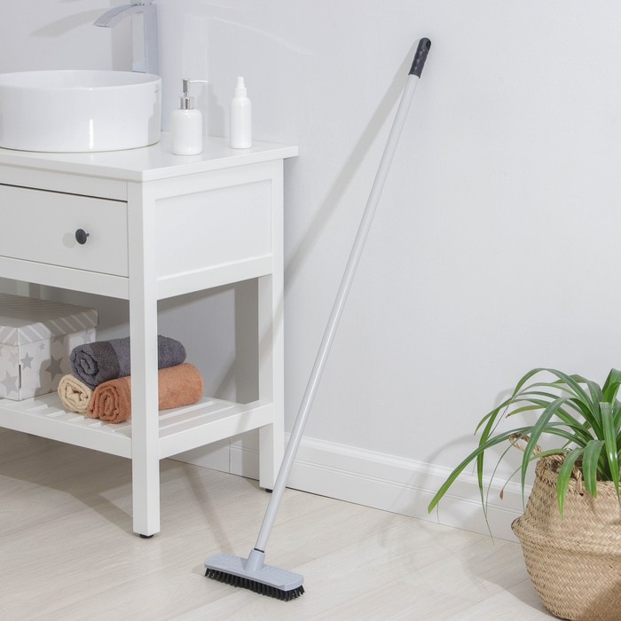 Щётка с короткой щетиной с черенком