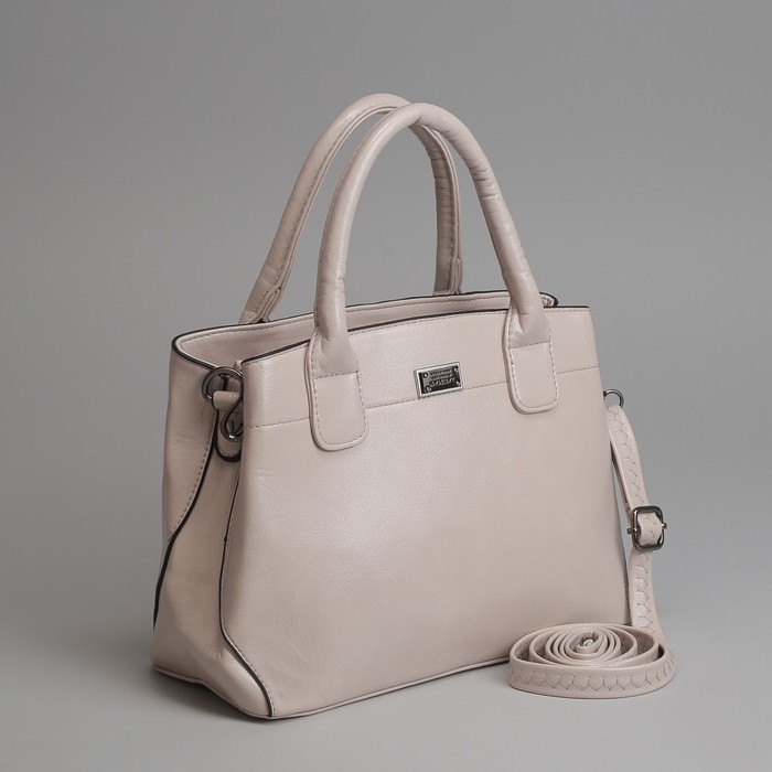 Сумка женская, отдел с перегородкой на молнии, наружный карман, длинный ремень, цвет молочный