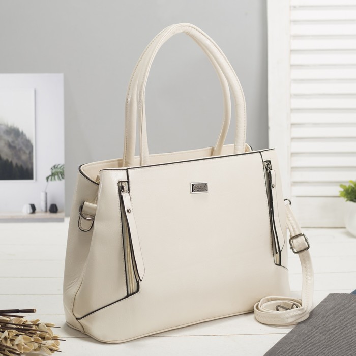 Сумка женская, отдел с перегородкой на молнии, 3 наружных кармана, длинный ремень, цвет бежевый