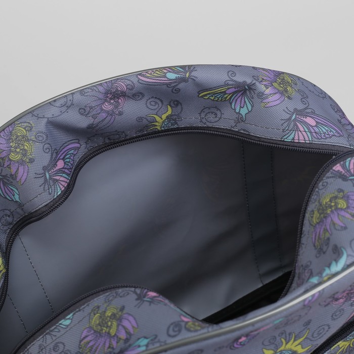 Саквояж «Бабочки», отдел на молнии, наружный карман, цвет серый