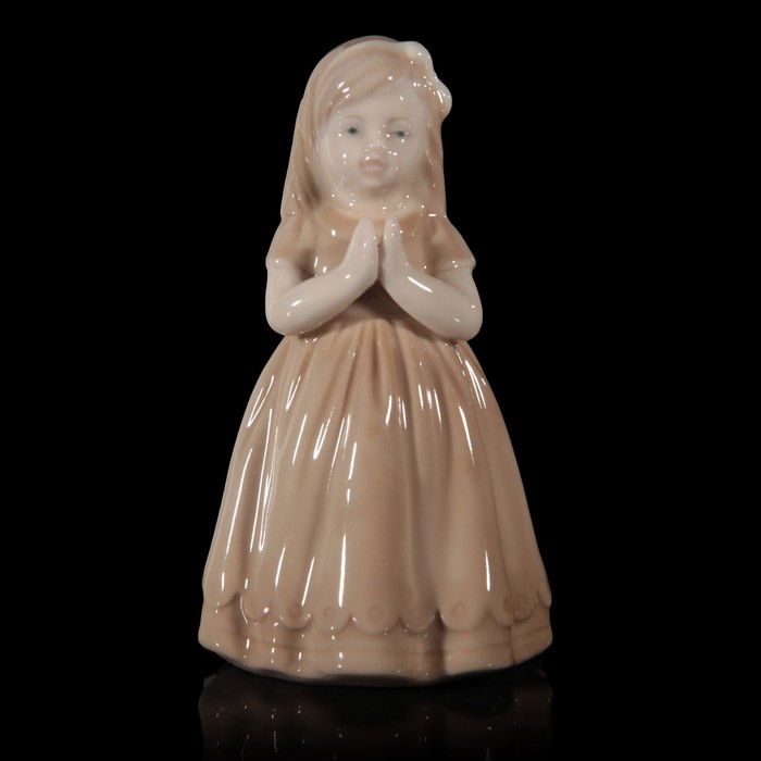 Сувенир керамика "Девочка в кофейном платье с бантиком в волосах" 10х6х5,7 см