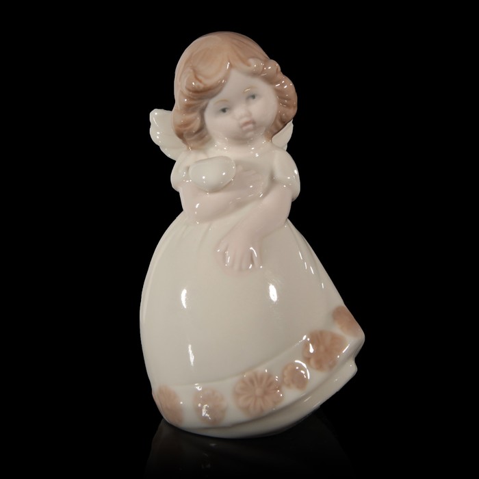 Сувенир керамика "Ангелочек с щёчками в молочном платье и с сердцем" 11,5х6,5х4,8 см