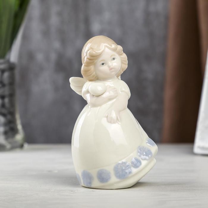 Сувенир керамика "Ангелочек с щёчками в голубом платье и с сердцем" 11,5х6,5х4,8 см