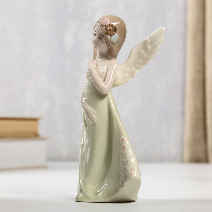 Сувенир керамика "Ангел-девочка в зелёном платье с ромашками" 16,8х8,5х5 см