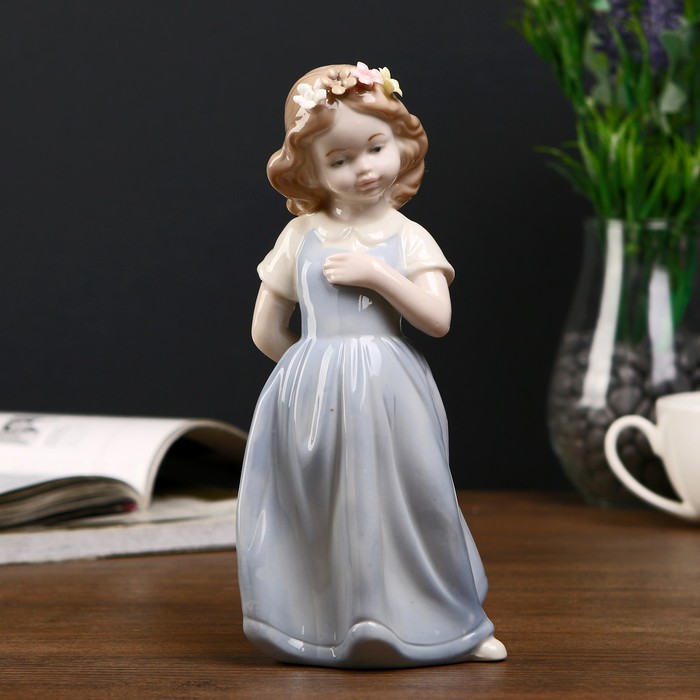 Сувенир керамика "Девочка в голубом платье с цветочным венком в волосах" 20х8,3х10 см