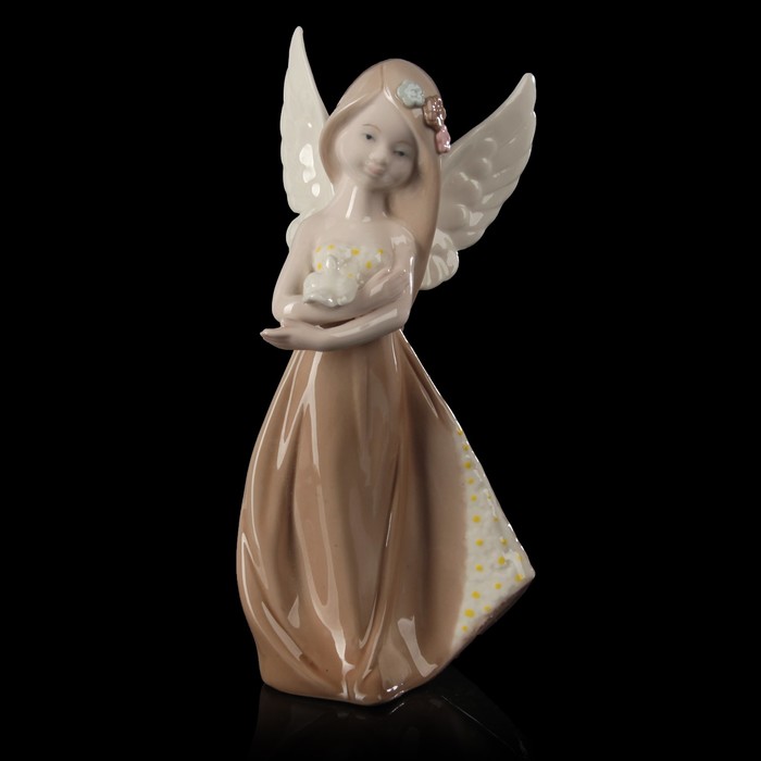 Сувенир керамика "Ангел-девочка в кофейном платье с ромашками и голубкой" 20х9х6,5 см