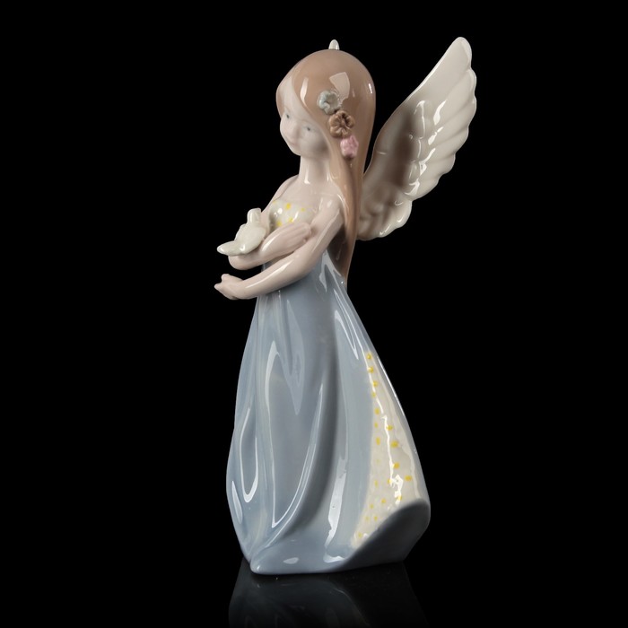 Сувенир керамика "Ангел-девочка в голубом платье с ромашками и голубкой" 20х9х6,5 см