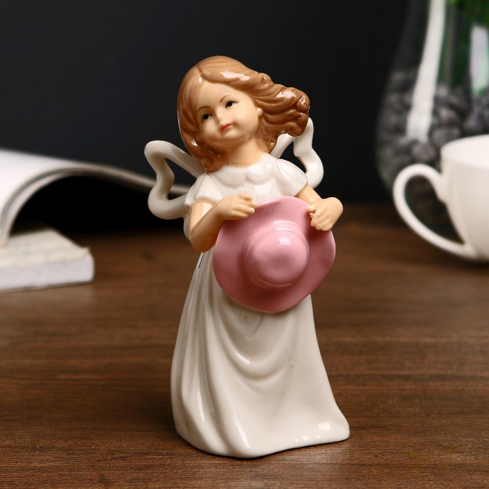 Сувенир керамика "Девочка в белом платье и с розовой шляпкой" 13,7х7,5х6 см
