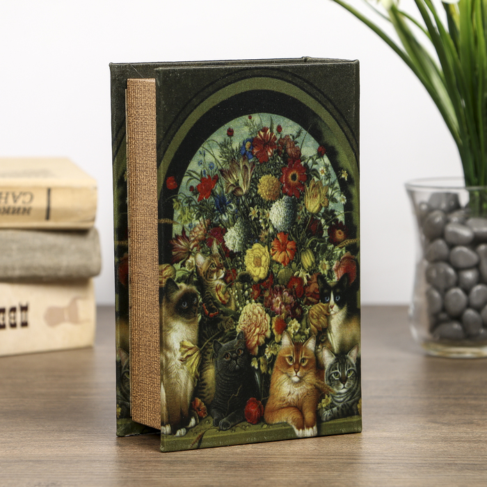 Сейф-книга дерево под шёлк "Кошки у пышного букета" 17х11х5 см