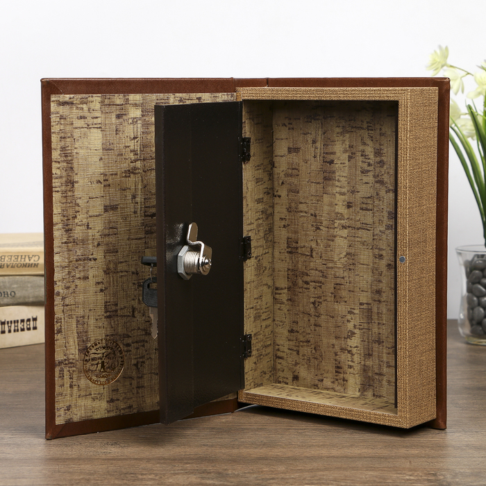 Сейф-книга дерево "Фамильный герб" состаренный, кожзам 26х17х5 см