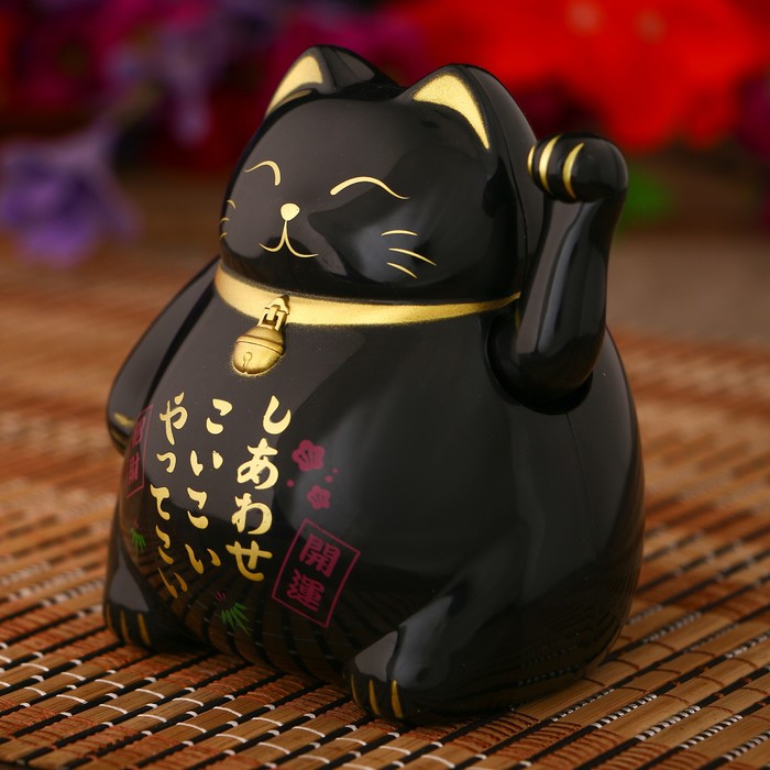 Маятник пластик от батарейки АА "Манеки-нэко чёрный сонный" 8,5х10х9,5 см