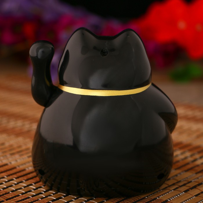 Маятник пластик от батарейки АА "Манеки-нэко чёрный сонный" 8,5х10х9,5 см