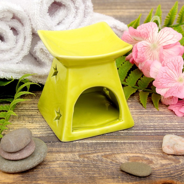 Аромалампа "ЭЛЬФАРМА" пирамидка, узорная в пластиковой коробке (зеленая, белая)