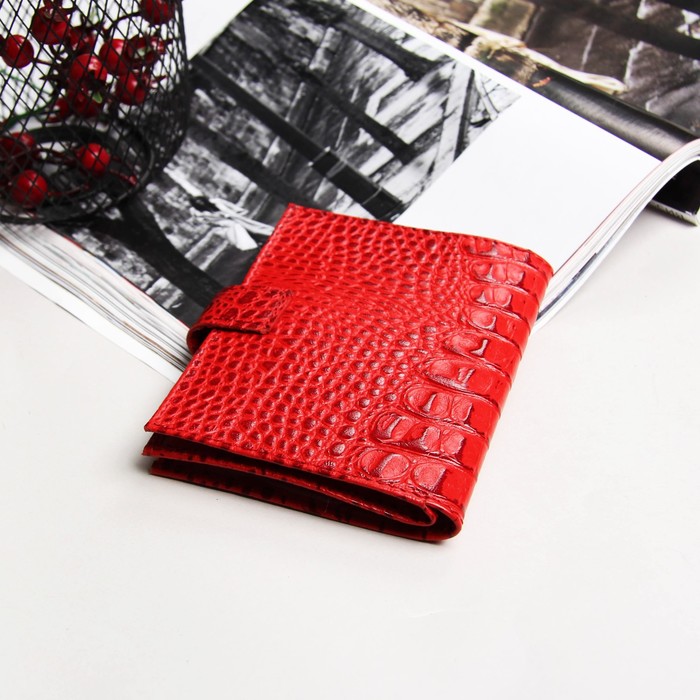 Обложка для автодокументов и паспорта, с хлястиком, кайман, цвет красный