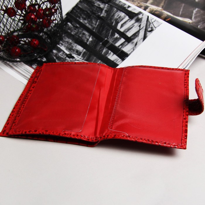 Обложка для автодокументов и паспорта, с хлястиком, кайман, цвет красный