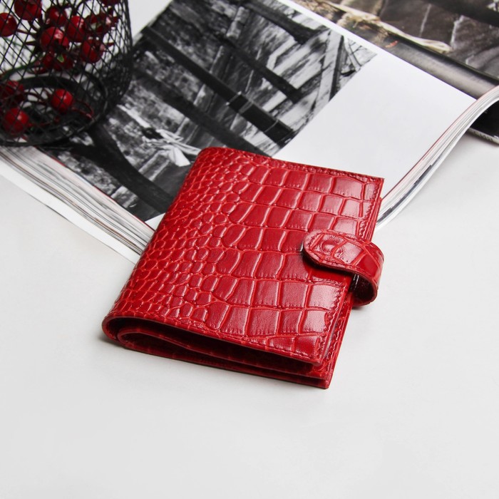 Обложка для автодокументов и паспорта, с хлястиком, крокодил, цвет красный
