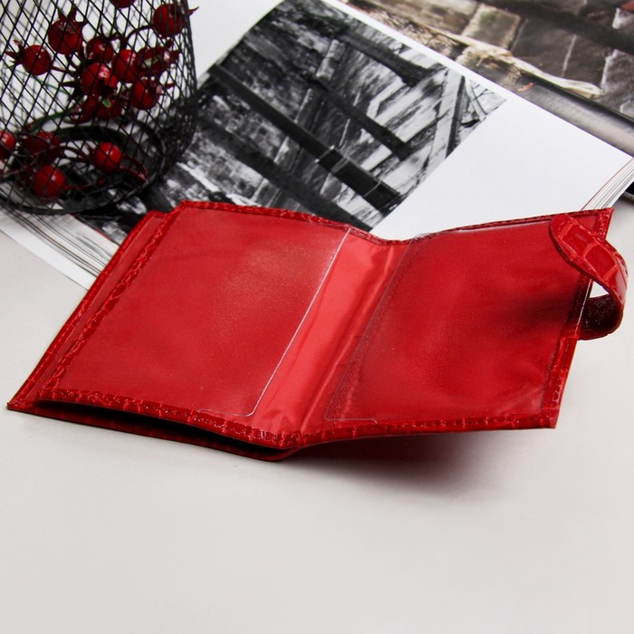 Обложка для автодокументов и паспорта, с хлястиком, крокодил, цвет красный