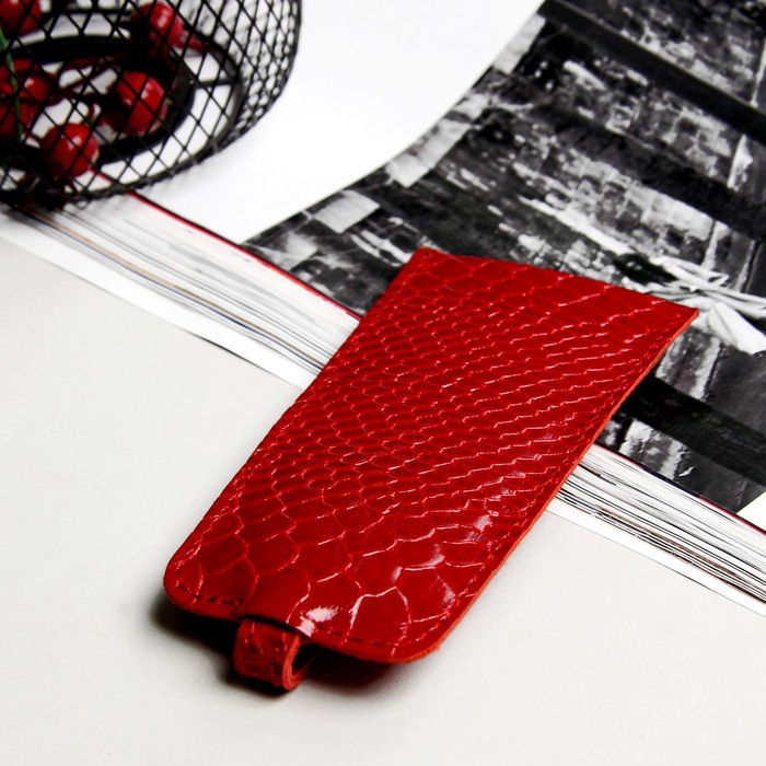 Ключница, хлястик с кольцом на кнопке, питон, цвет красный