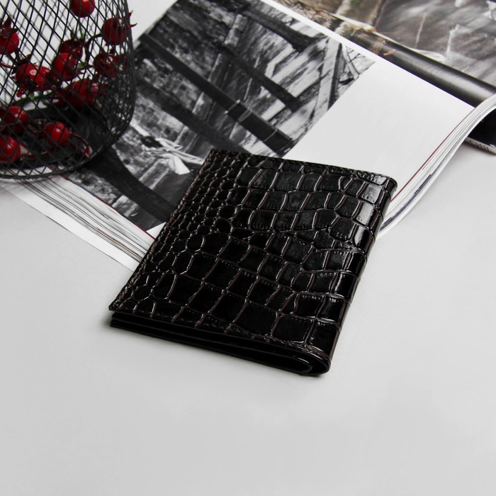 Обложка для автодокументов и паспорта, отдел для карт, крокодил, цвет тёмный шоколад