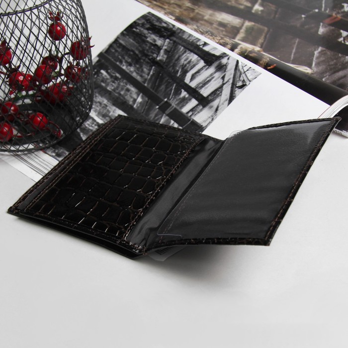 Обложка для автодокументов и паспорта, отдел для карт, крокодил, цвет тёмный шоколад