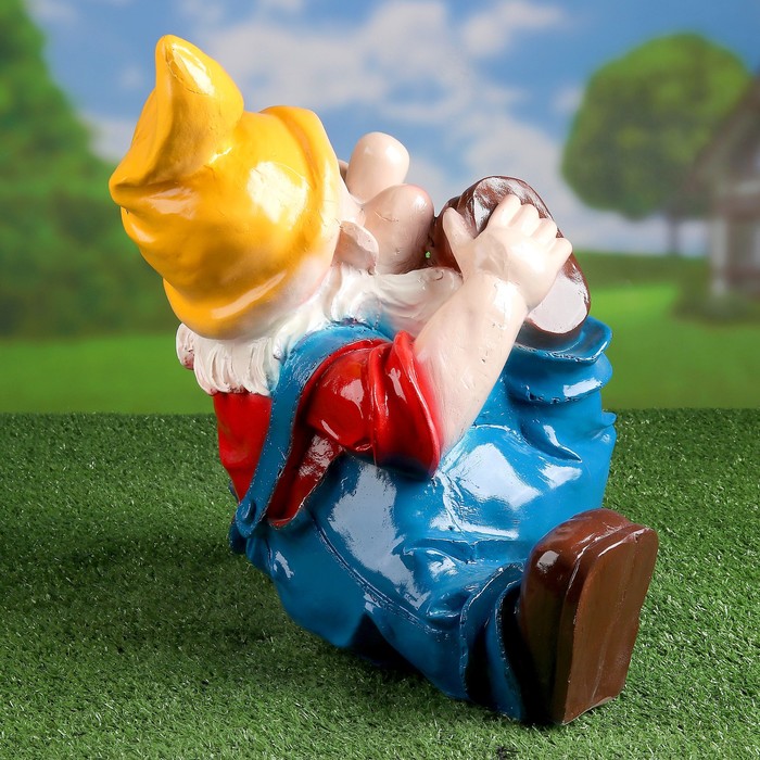 Садовая фигура "Гном сидячий" 38х38см