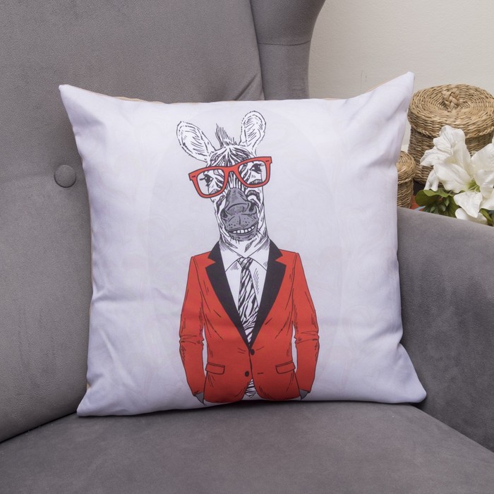 Подушка декоративная Красотка 06, 40х40см, габардин, синтетич. волокно, 160 гр/м