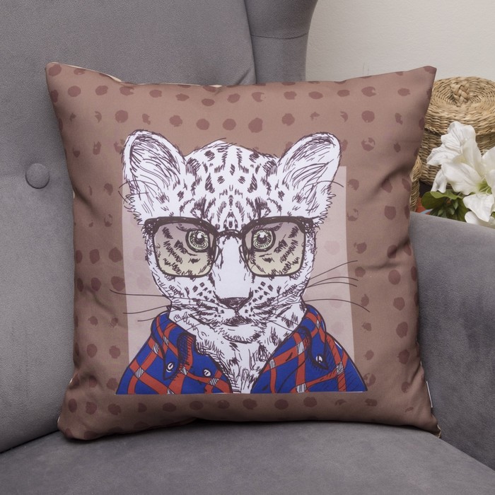 Подушка декоративная Красотка 16, 40х40см, габардин, синтетич. волокно, 160 гр/м