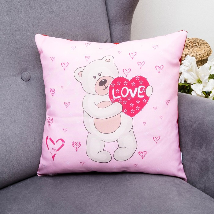 Подушка декоративная Влюбленный мишка "Love", 40х40см, габардин, синтетич. волокно, 160 гр/м