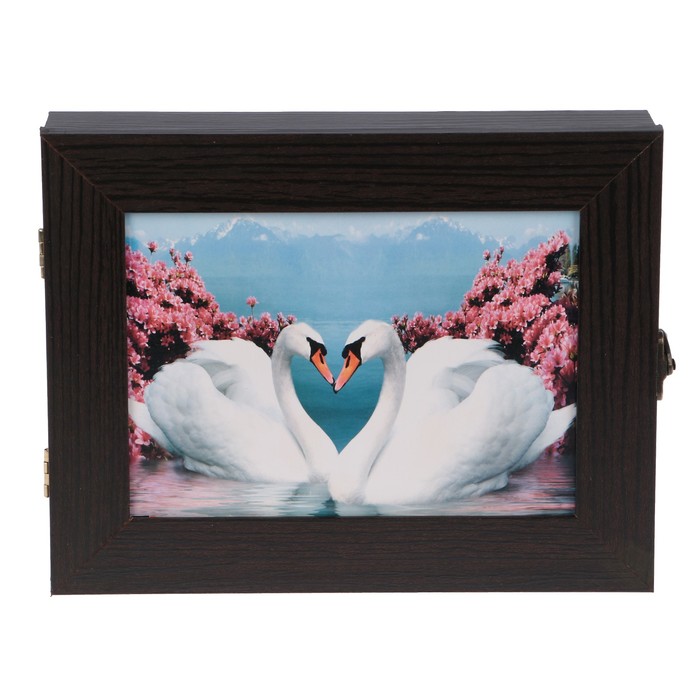 Ключница "Лебеди" венге 18х23х5 см