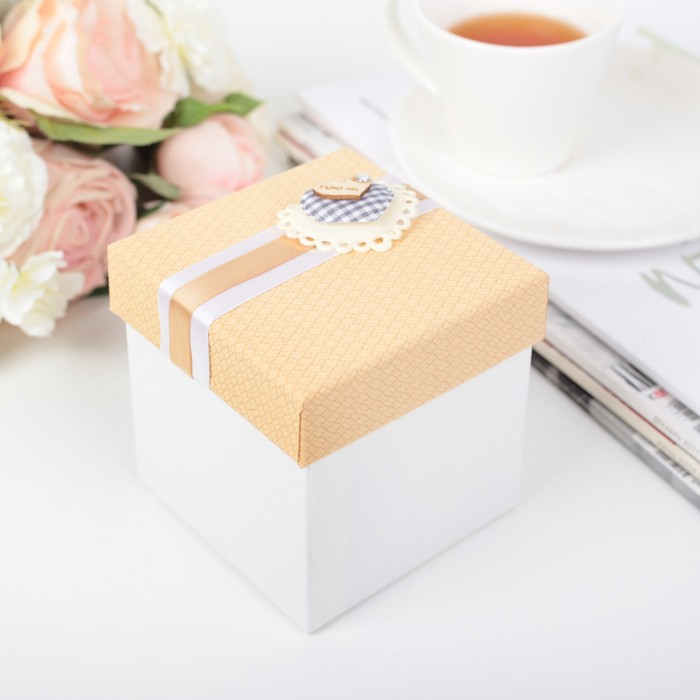 Коробка подарочная 10 х 10 х 10 см