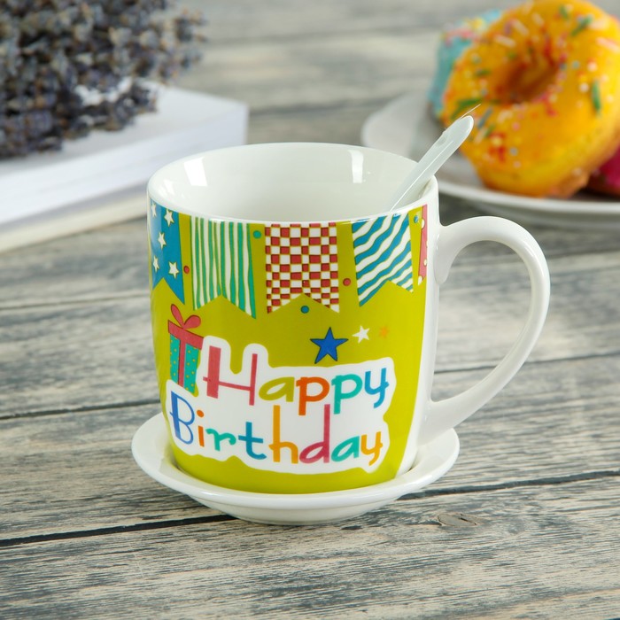 Кружка 350 мл "С днем рождения", с подставкой и ложкой, рисунок МИКС