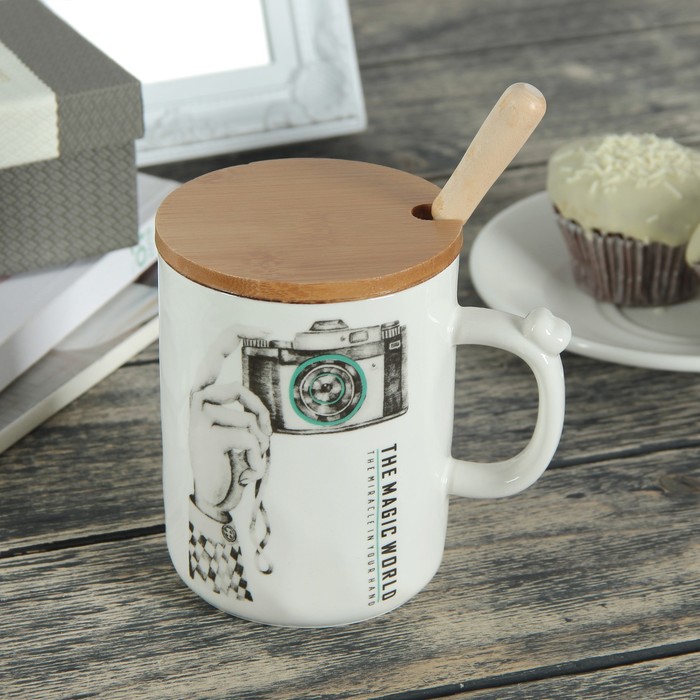 Кружка 400 мл "Улыбочку", с деревянной крышкой и ложкой, рисунок МИКС