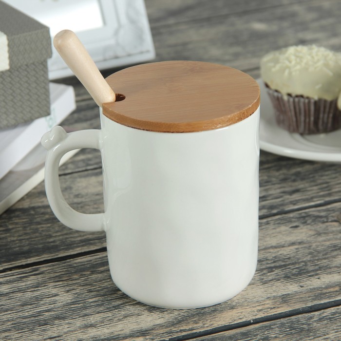 Кружка 400 мл "Улыбочку", с деревянной крышкой и ложкой, рисунок МИКС