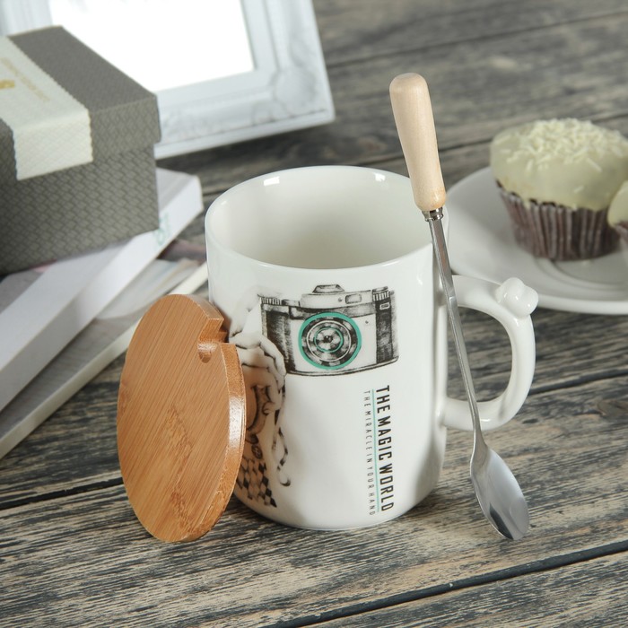 Кружка 400 мл "Улыбочку", с деревянной крышкой и ложкой, рисунок МИКС