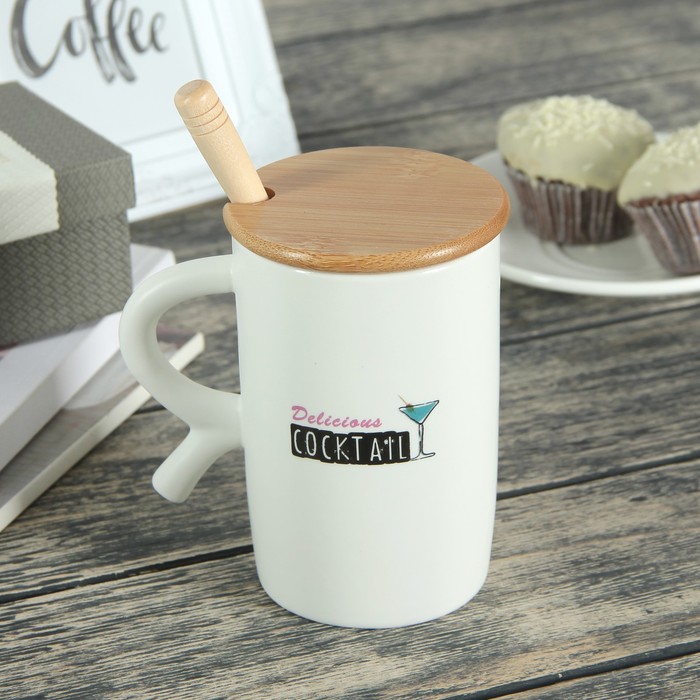 Кружка 380 мл "Коктейль", с деревянной крышкой и ложкой, рисунок МИКС