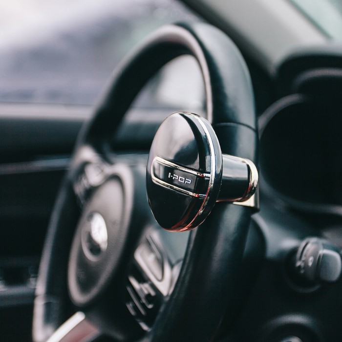 Ручка на руль, металл крепление, черный глянец, хром