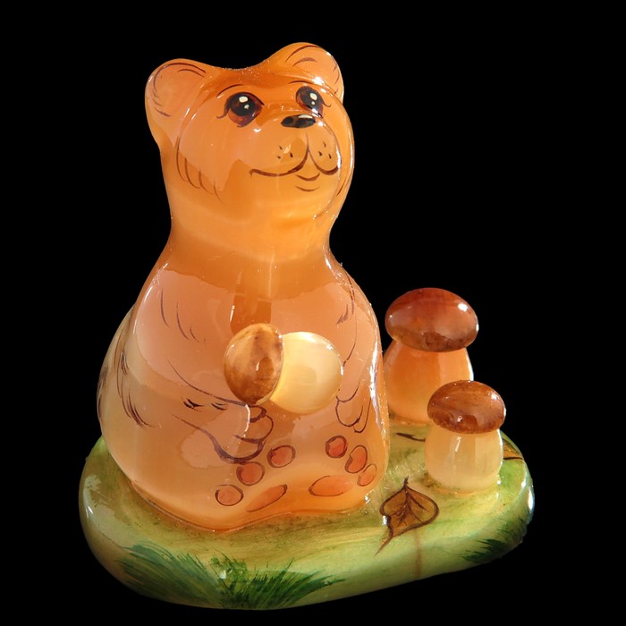 Сувенир «Медведь с грибами», селенит