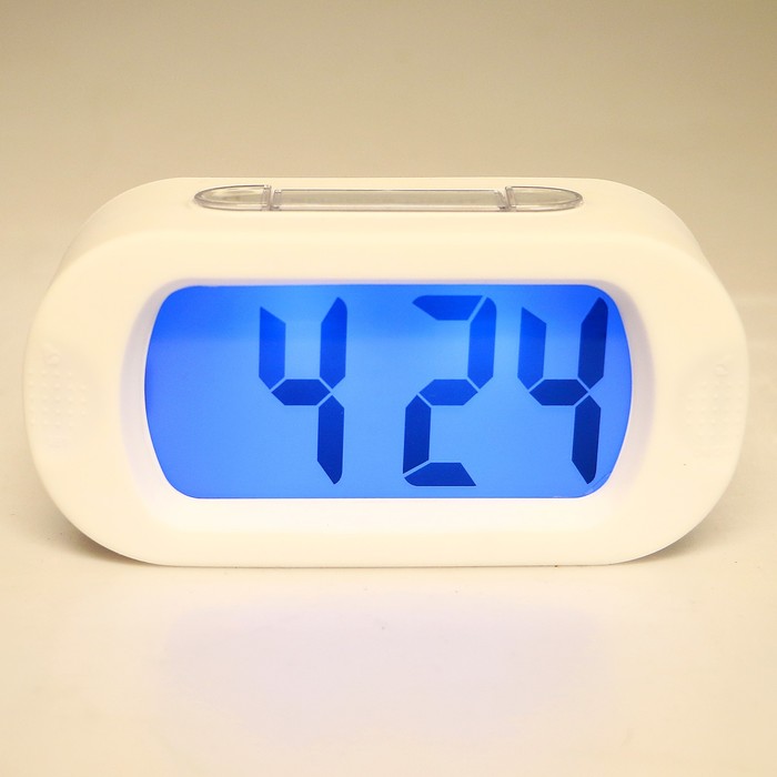 Электронные часы-будильник, овал, бат 3AАА, время, силиконовый корпус, белый, 5х14х7 см