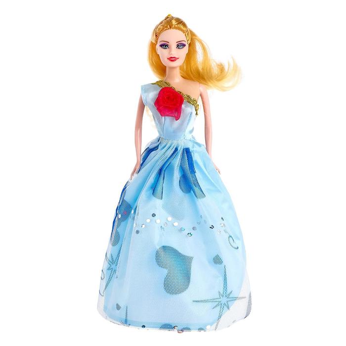 Кукла модель "Красотка" с набором платьев и аксессуаров